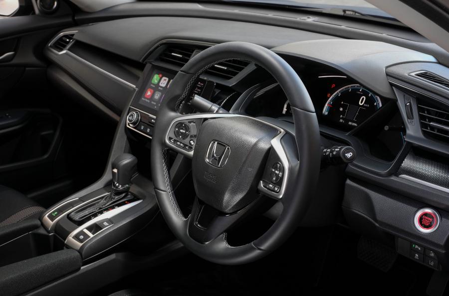 Торпедо Honda Civic VTi-L Sedan (FC) 2019 года  (AU) (фото 8 из 37)